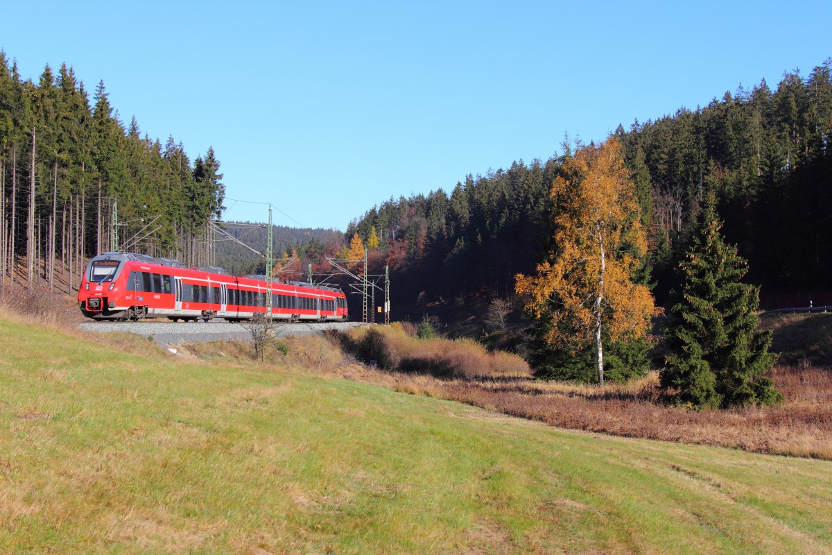 442 307  Markt Ebensfeld  bei Steinbach im Frankenwald am 03.11.2015.