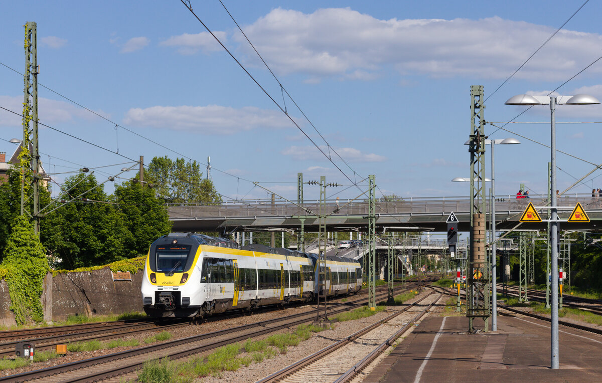442 601+xxx als RB18 Tübingen-Heilbronn am 30.05.2021 bei der Durchfahrt in Esslingen am Neckar. 