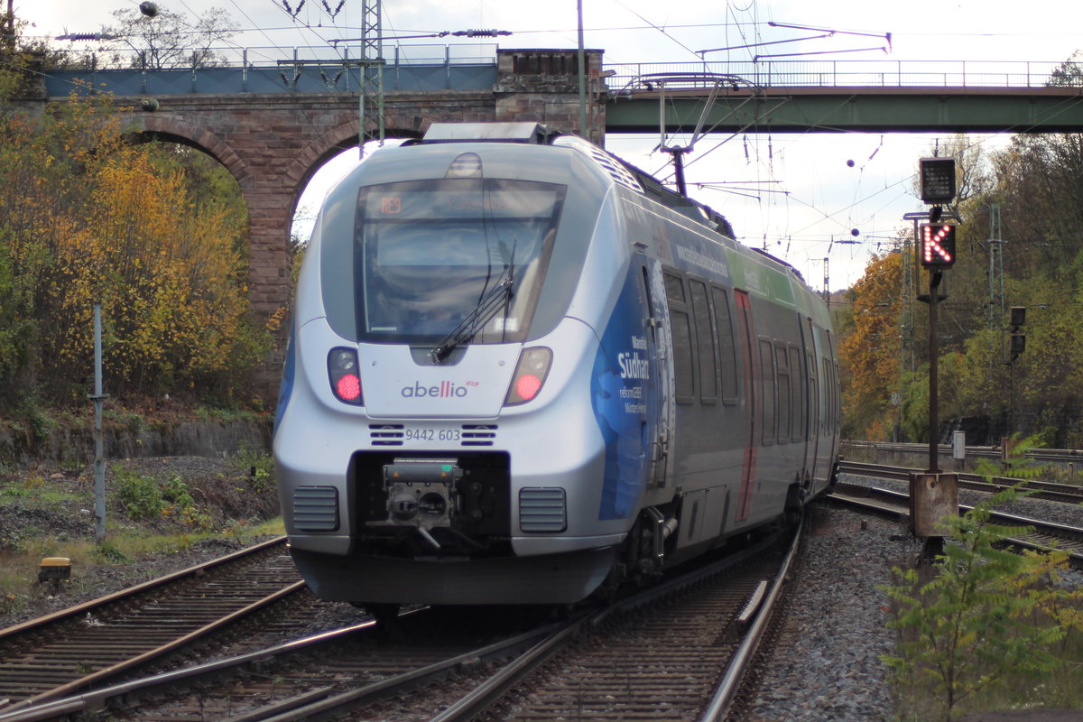442 603 am 02.11.2018 als RE9 nach Kassel-Wilhelmshöhe in Eichenberg.