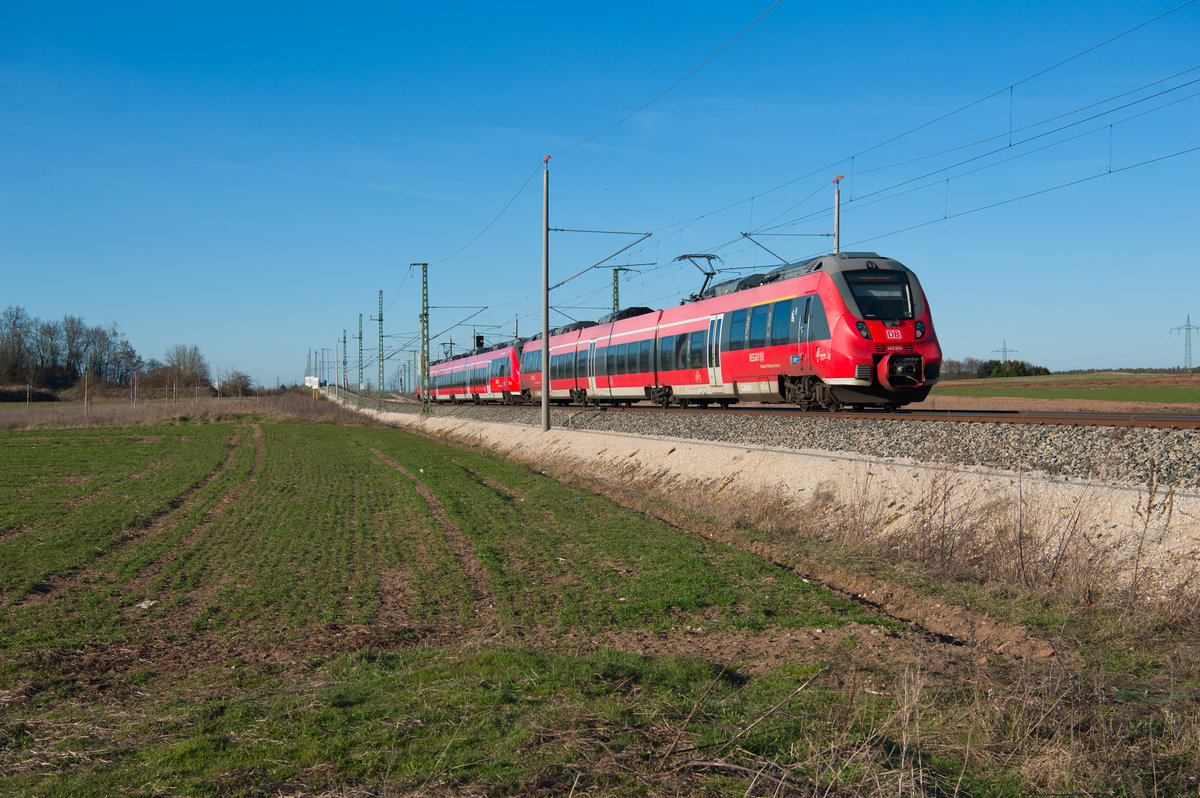 442 604 als RE 4929 bzw. RE 4909 aus Sonneberg bzw. Saalfeld nach Nürnberg Hbf bei Kleingründlach, 21.03.2019
