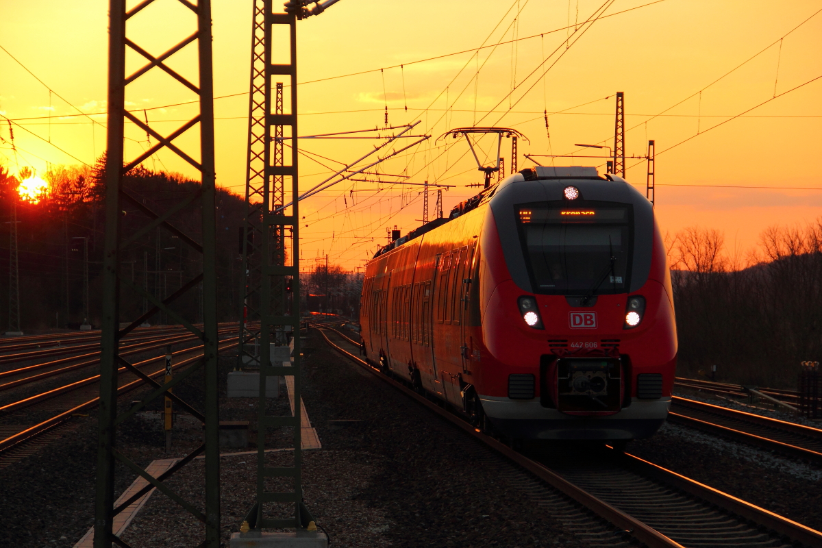 442 606 DB Regio in Hochstadt/ Marktzeuln am 07.04.2014. (Bahnsteigbild)