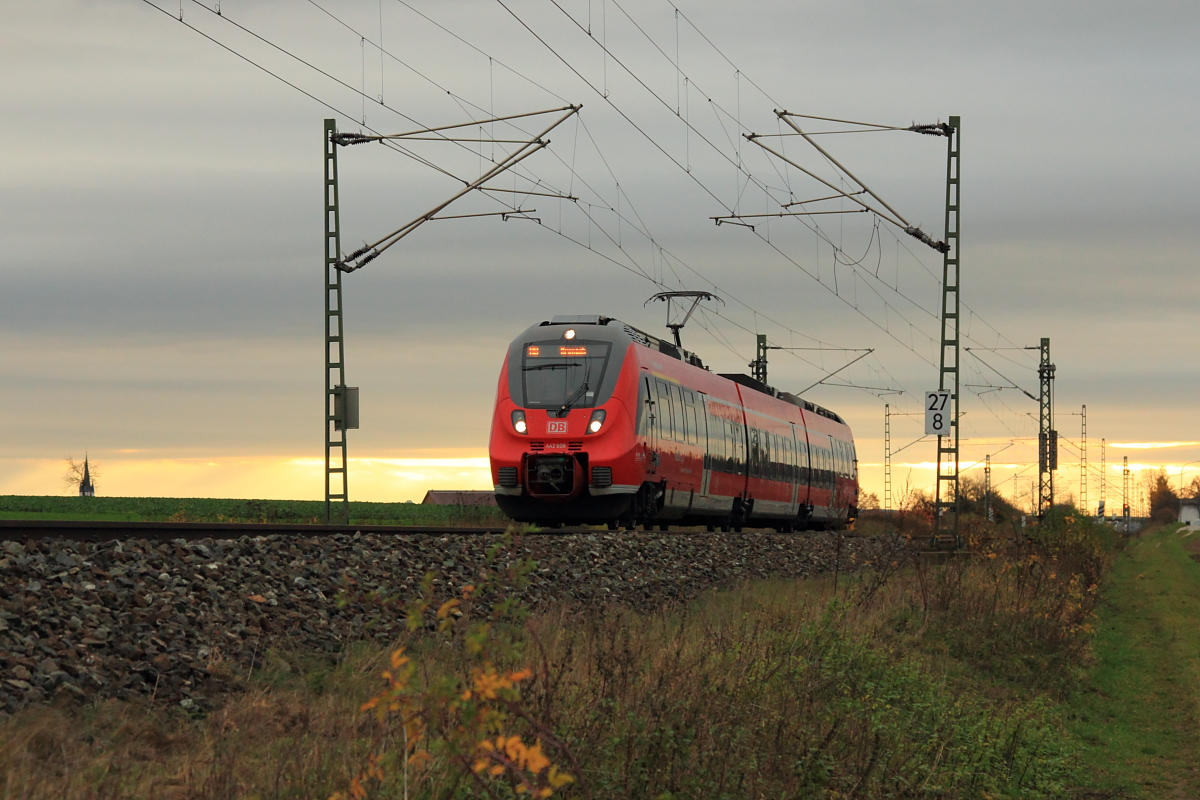 442 608 DB Regio bei Lichtenfels am 10.11.2015.