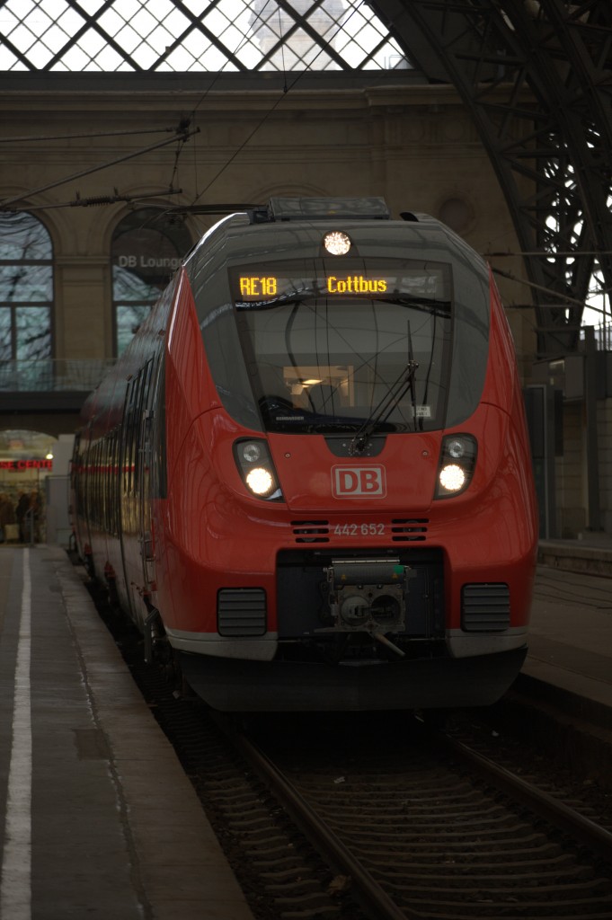 442 652 bereitgestellt als RE 18 Dresden Hbf - Cottbus. 27.09.2013 08:36 Uhr