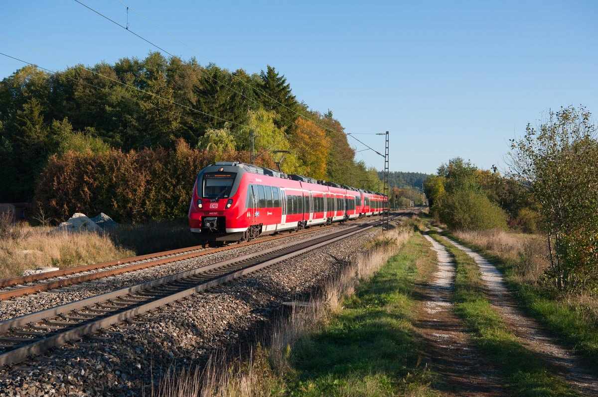 442 727 als S3 39358 von Neumarkt (Oberpf) nach Nürnberg Hbf bei Postbauer-Heng, 11.10.2018