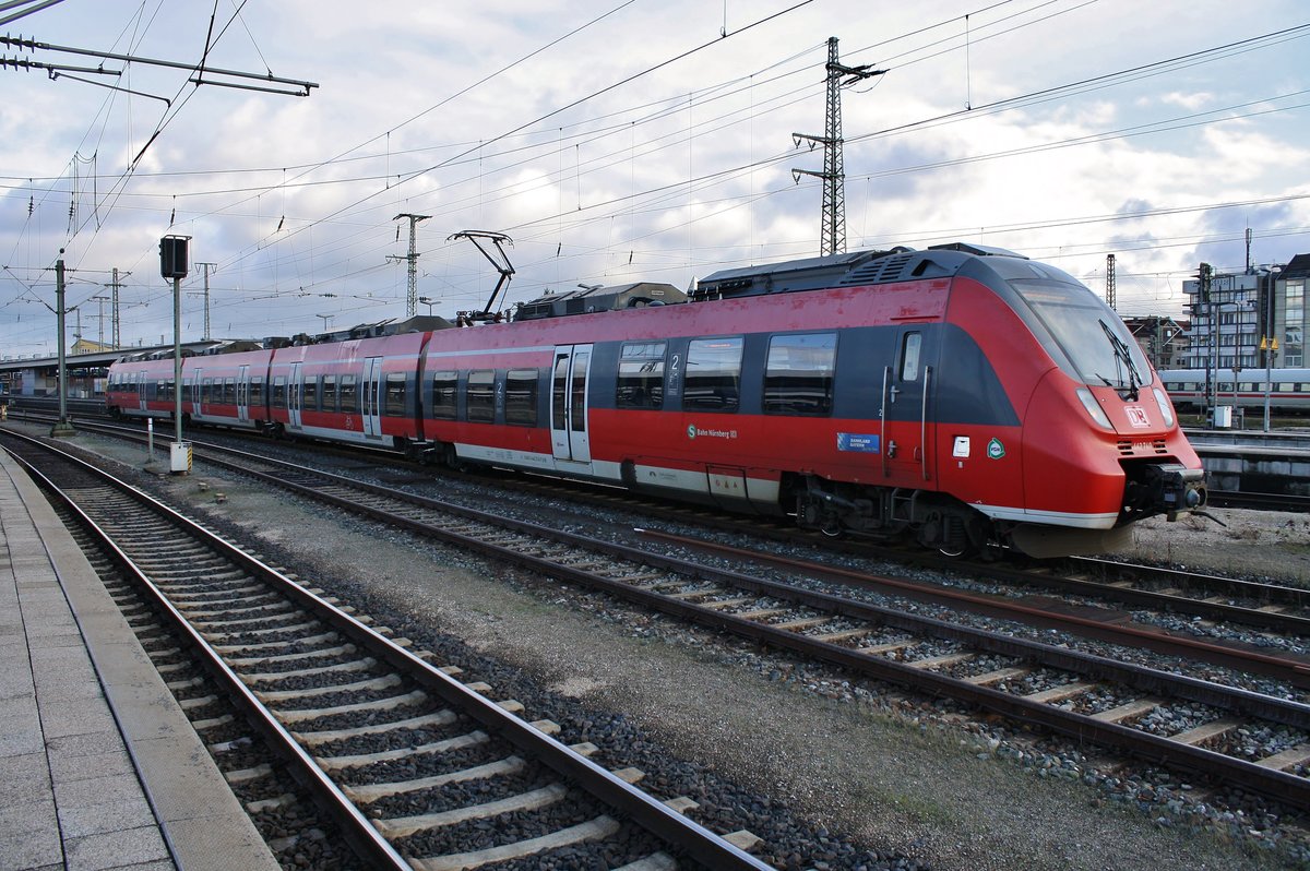 442 740-7 fährt am 28.12.2017 als Leerzug aus dem Nürnberger Hauptbahnhof in Richtung Osten aus.