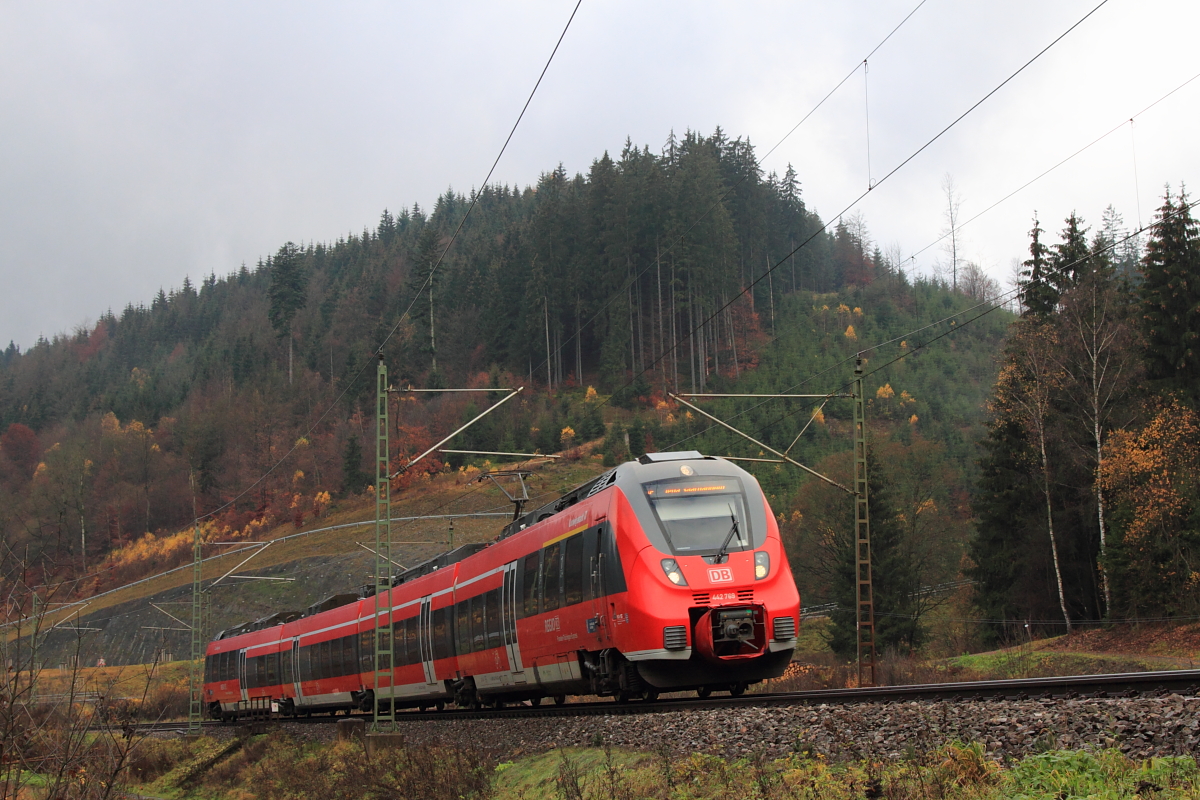 442 769  Ludwigstadt  bei Förtschendorf am 09.11.2015.