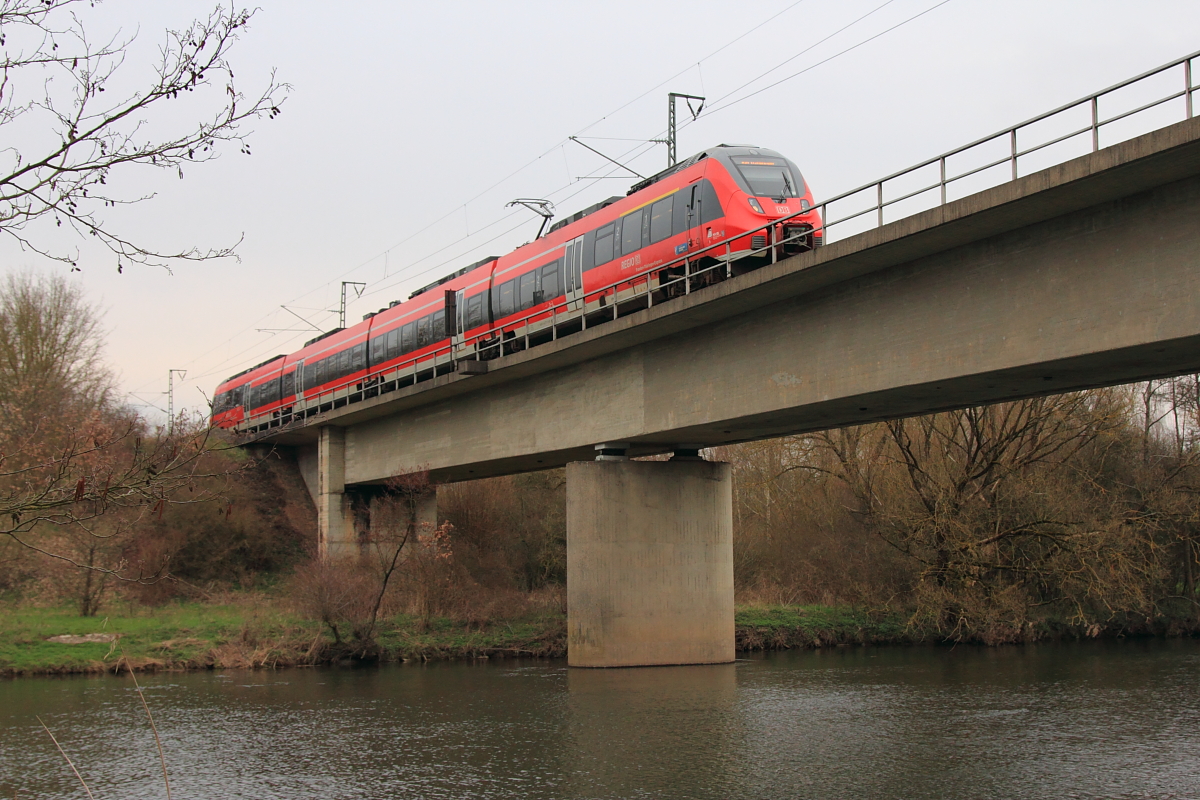 442 771 DB Regio auf der Main Brücke bei Lichtenfels am 31.03.2016.