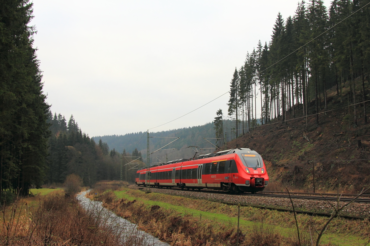 442 772 DB Regio bei Förtschendorf im Frankenwald am 03.12.2015.