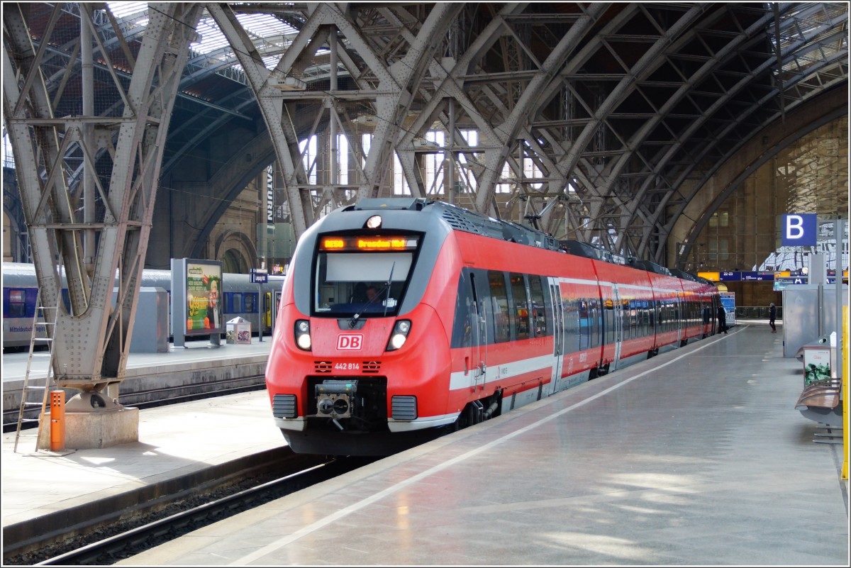 442 814 wird in wenigen Minuten als RE 50 den Leipziger Hbf. in Richtung Dresden Hbf. verlassen gesehen am 11.02.16.