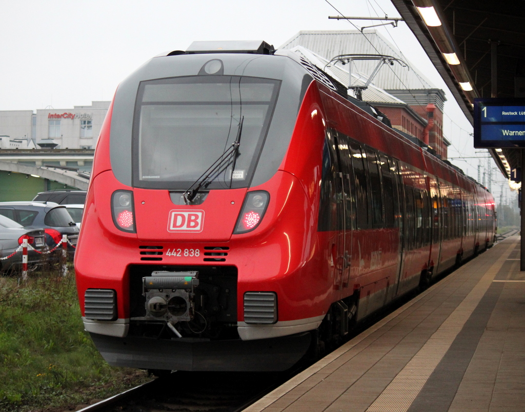 442 838-9 stand am Morgen im Rostocker Hbf bereit zur Ausfahrt nach Stralsund.12.10.2013
