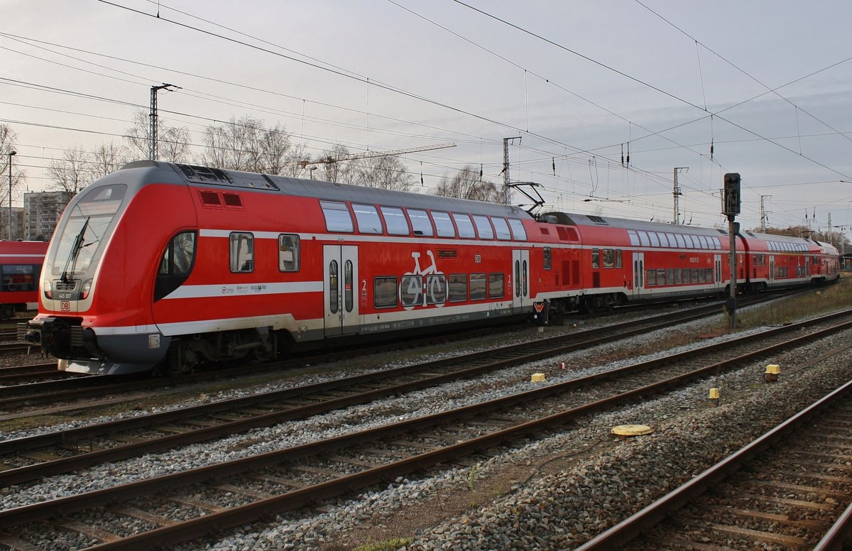 445 007-1 wird am 10.01.2021 als RE5 (RE4363) nach Elsterwerda im Rostocker Hauptbahnhof bereitgestellt. 