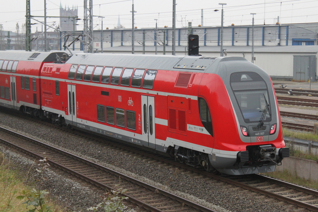 445 007-1(Twindexx Vario) am 20.10.2017 im Rostocker Hbf. 