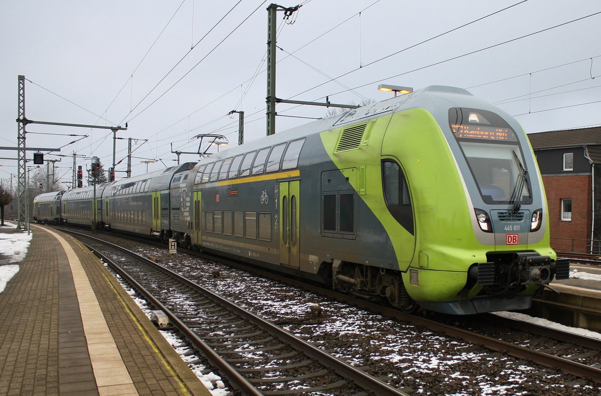 445 011-3 fährt am 20.1.2018 als RE7 (RE21117) von Kiel Hauptbahnhof nach Hamburg Hauptbahnhof in Neumünster ein.