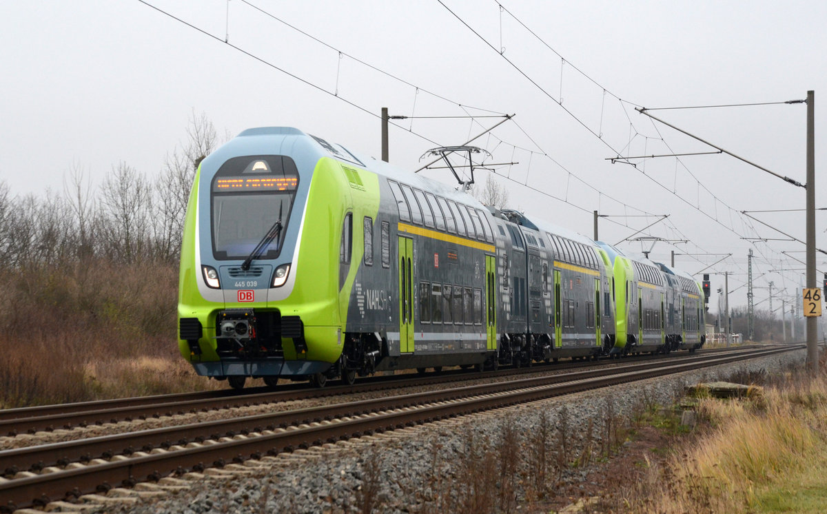 445 039 und 445 021 fuhren am 19.12.17 durch Greppin Richtung Dessau.