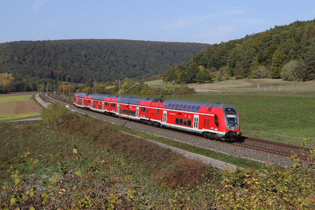 445 049 aus Gemünden kommend am 12. Oktober 2022 bei Harrbach im Maintal.