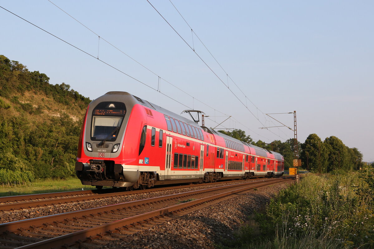 445 063 aus Würzburg kommend am 23. Juli 2021 bei Himmelstadt am Main.