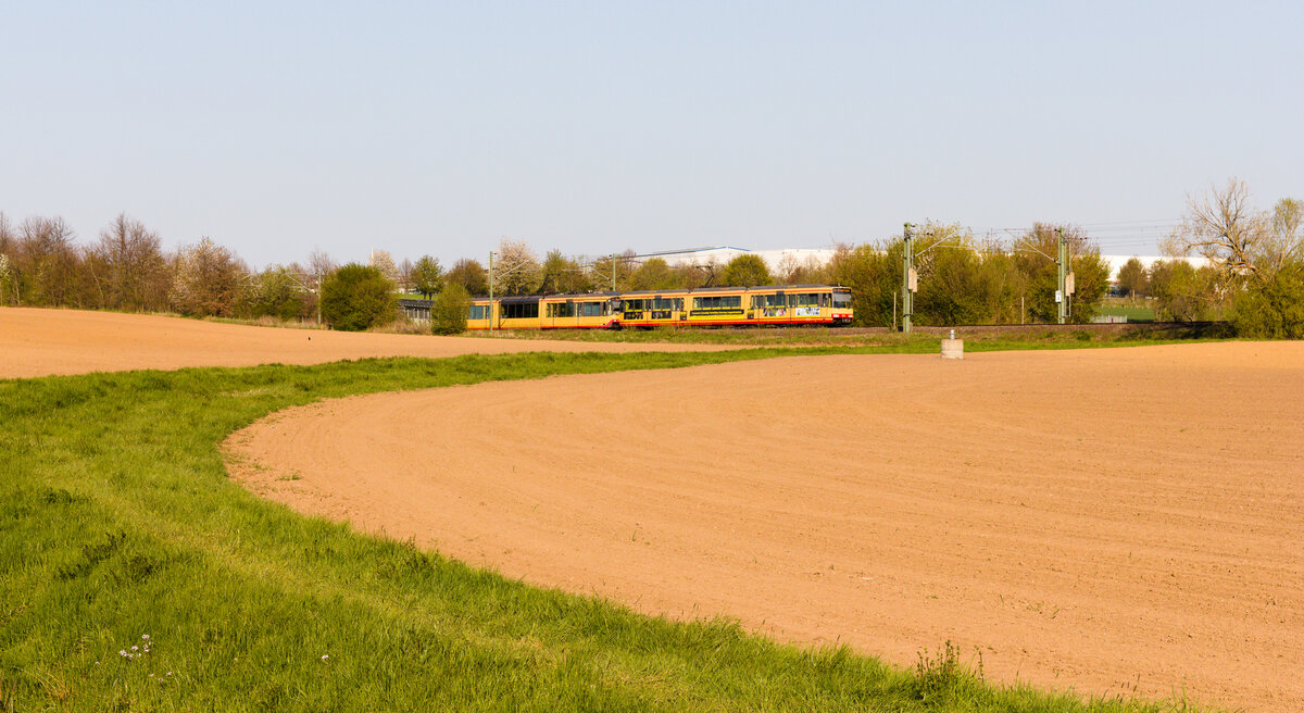 450 835+xxx als S4 Schwaigern West - Öhringen-Cappel am 27.04.2021 zwischen Bretzfeld und Öhringen. 