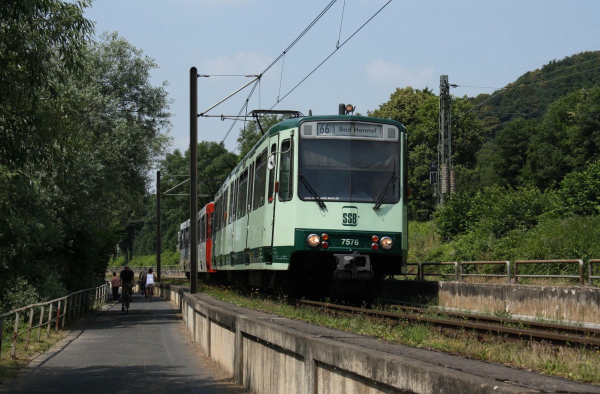 451 078 SWB 7576 fuhr am 15.07.13 durch Rhndorf.