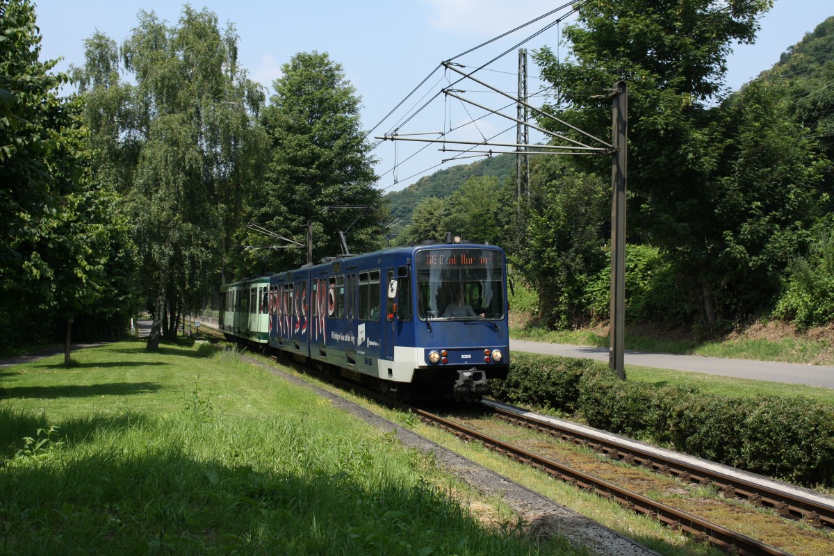 451 342 fuhr am 15.17.13 durch Rhndorf.