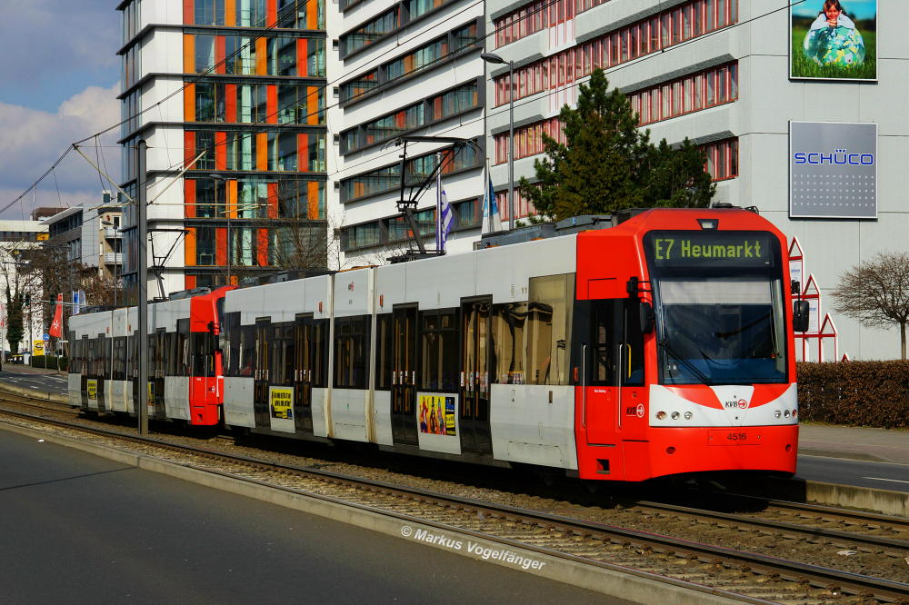 4516 auf der Siegburger Straße am 02.03.2014.