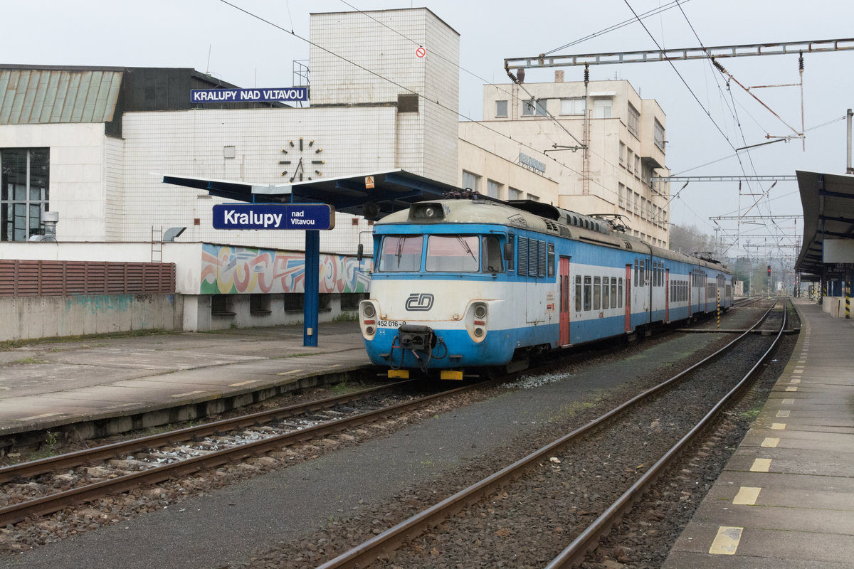 452 016 am 13.10.2014 in Kralupy nad Vltavou