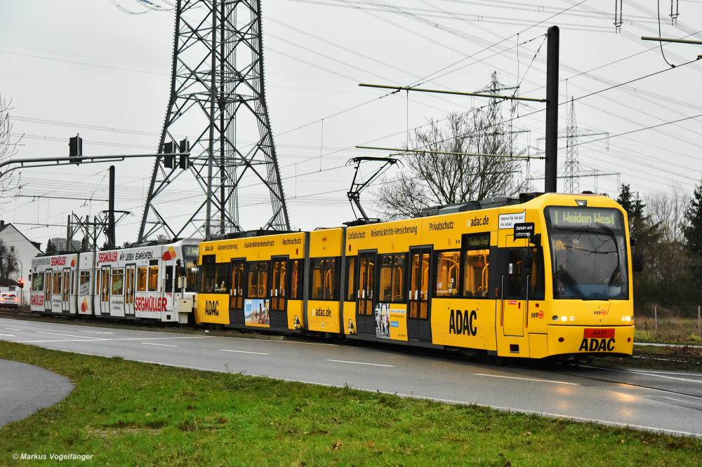 4531 wurde eine neue Ganzreklame für den ADAC angebracht. Hier zu sehen in Weiden West am 24.12.2019.