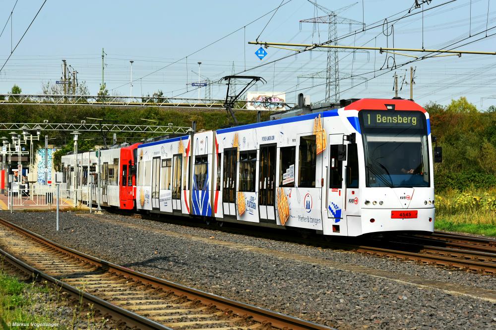4545 und 4507 in Köln Weiden West am 11.09.2020.