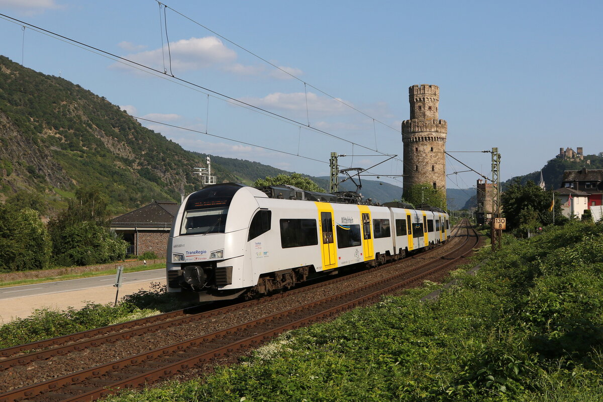 460 001 der  Mittelrheinbahn  am 20. Juli 2021 bei Oberwesel.