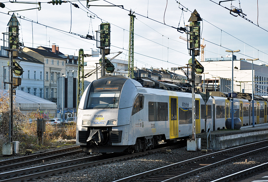 460 005-2 nach Koblenz, Ausfahrt Hbf Bonn - 16.12.2013