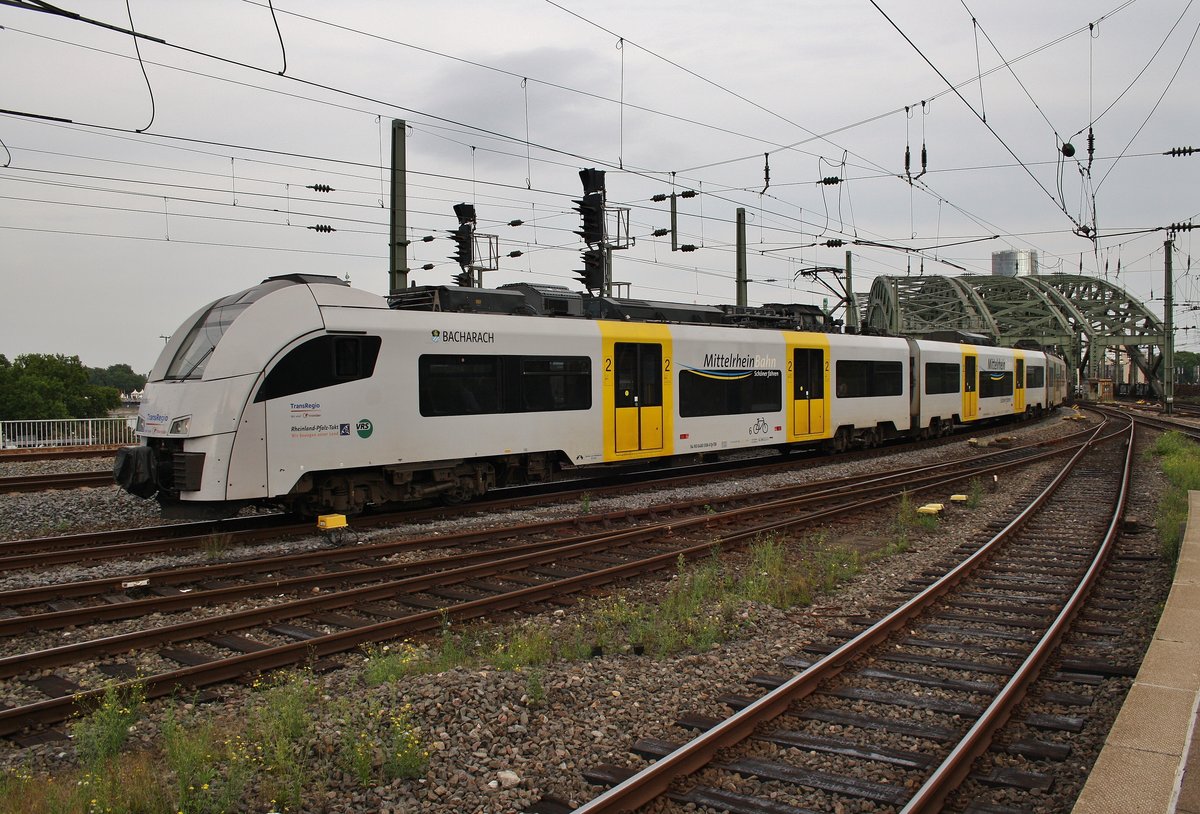 460 006-0  Bacharach  fährt am 16.8.2017 als RB26 (RB25435) von Köln Messe/Deutz nach Mainz Hauptbahnhof in den Kölner Hauptbahnhof ein.
