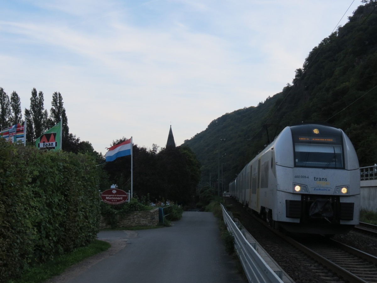 460 009 der MRB befindet sich hier gerade im Anflug auf den Halt Trechtingshausen. September 2014.