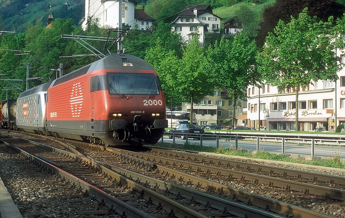 460 050 + 084  Flüelen  01.05.02