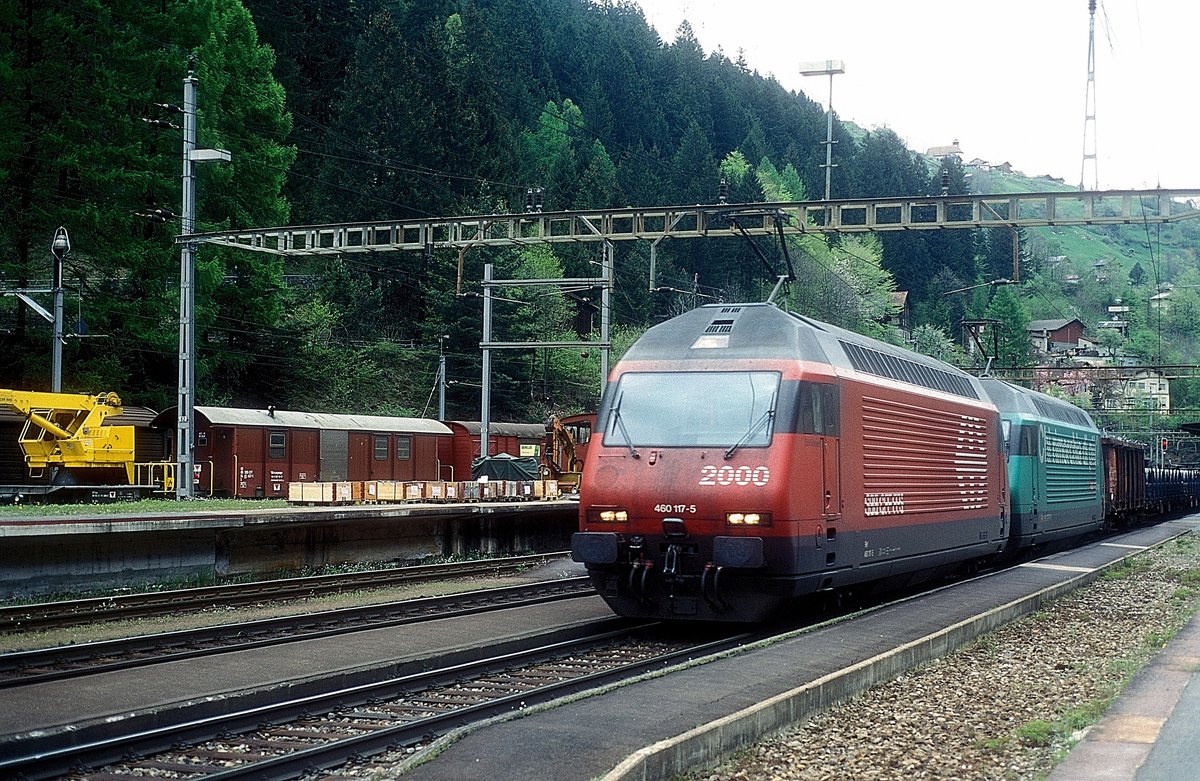 460 117 + 460 074  Gurtnellen  01.05.02
