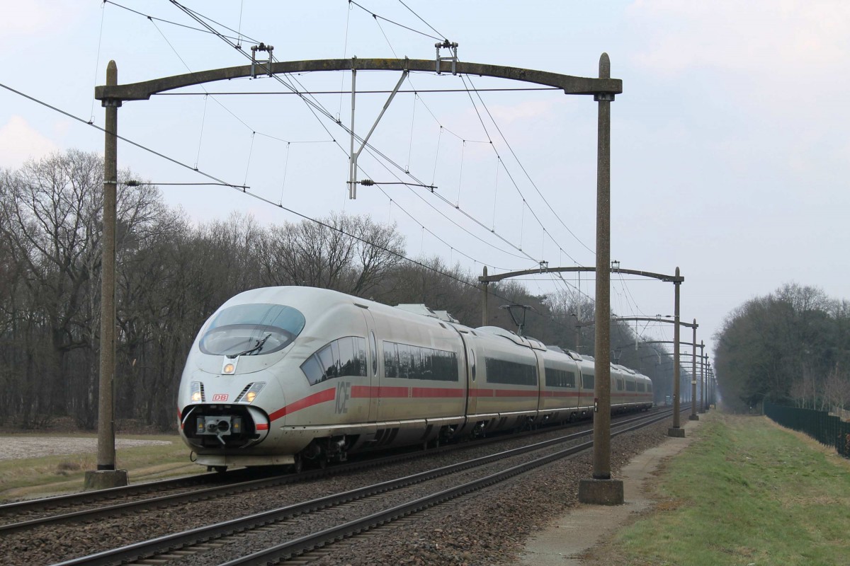 4602 (NS Highspeed) mit ICE 126 Frankfurt Hauptbahnhof-Amsterdam Centraal bei  Vlierden am 30-3-2013.