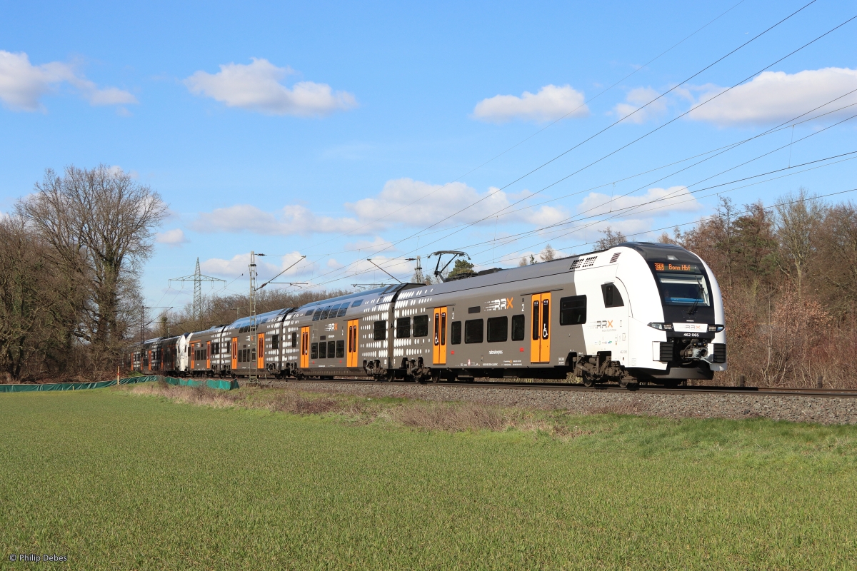 462 065-4 (National Express) zusammen mit 462 157-9 als RE5 in Richtung Bonn Hbf in Ratingen Lintorf, 11. März 2023