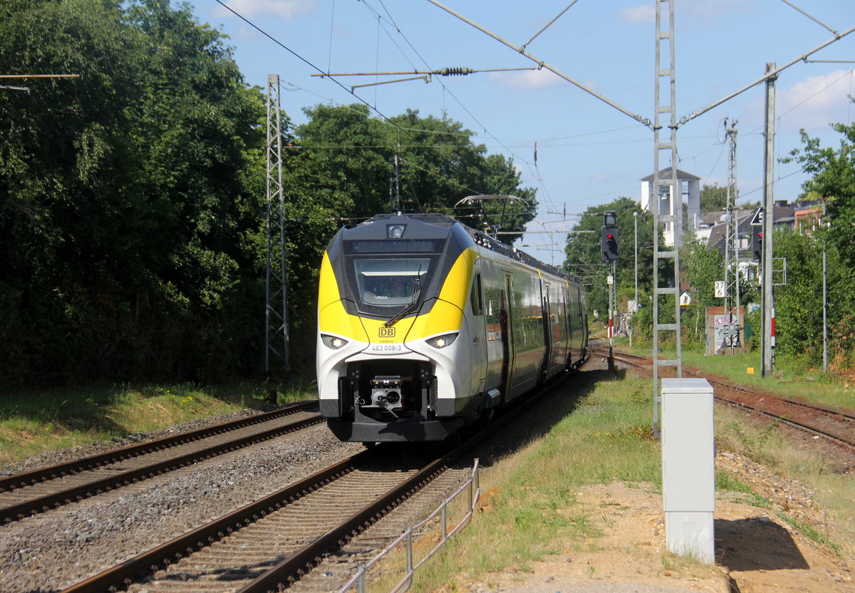 463 008 DB macht eine Testfahrt kommt aus Mönchengladbach-Hbf nach Aachen-Hbf und kommt aus Richtung Mönchengladbach-Hbf,Rheydt-Hbf,Wickrath,Beckrath,Herrath,Erkelenz,Baal,Hückelhoven-Baal,Brachelen,Lindern,Süggerath und fährt durch Geilenkirchen in Richtung Frelenberg,Zweibrüggen,Übach-Palenberg,Rimburg,Finkenrath,Hofstadt,Herzogenrath, Kohlscheid,Richterich,Laurensberg,Aachen-West,Aachen-Schanz,Aachen-Hbf. 
Aufgenommen vom Bahnsteig 2 in Geilenkirchen.
Bei Sommerwetter am Nachmittag vom 17.6.2019. 