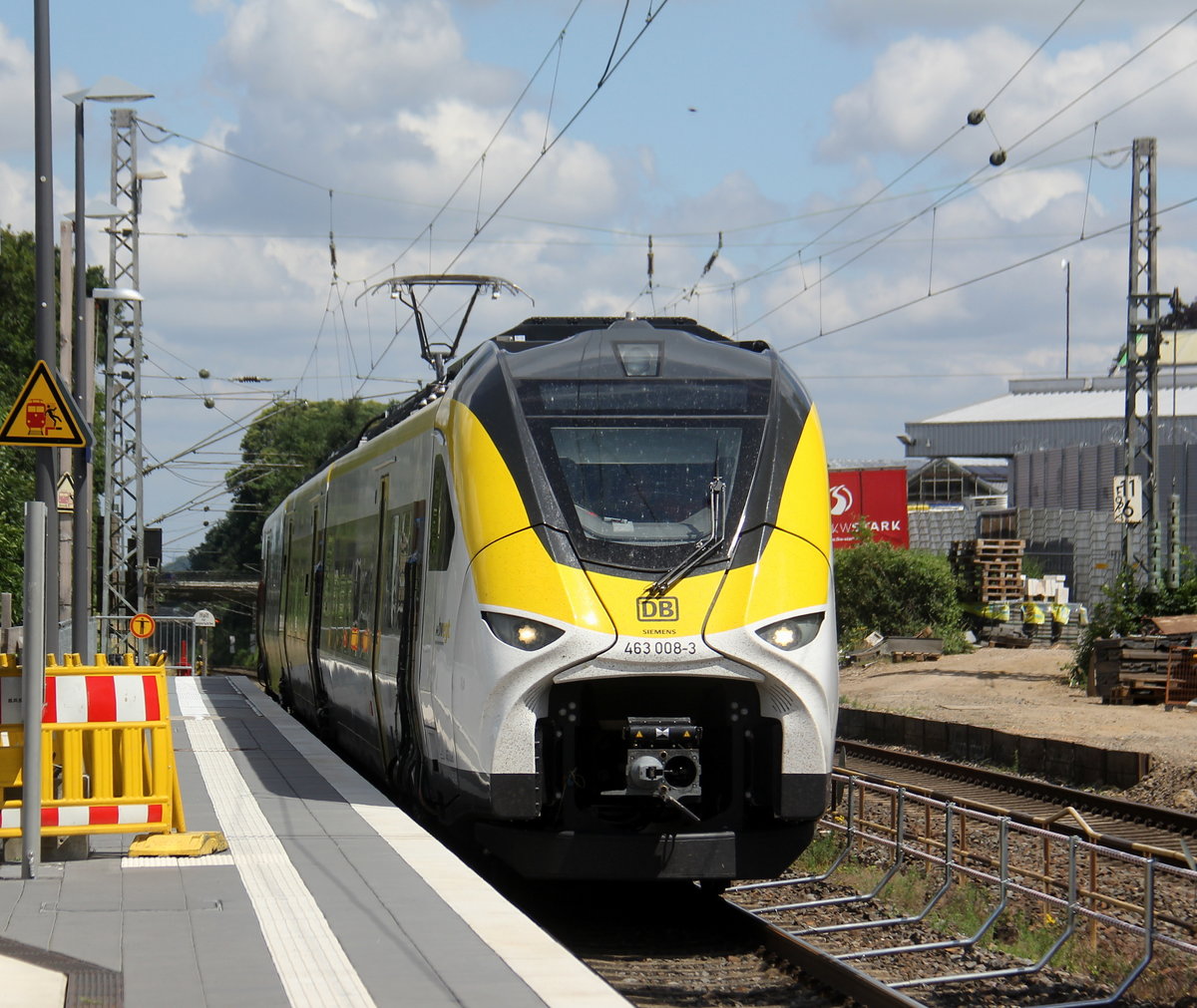 463 008 DB macht eine Testfahrt kommt aus Mönchengladbach-Hbf nach Aachen-Hbf kommt die Kohlscheider-Rampe hoch aus Richtung Herzogenrath und fährt durch Kohlscheid in Richtung Richterich,Laurensberg,Aachen-West,Aachen-Schanz,Aachen-Hbf. 
Aufgenommen vom Bahnsteig 2 in Kohlscheid.
Bei Sommerwetter am Mittag vom 21.6.2019.