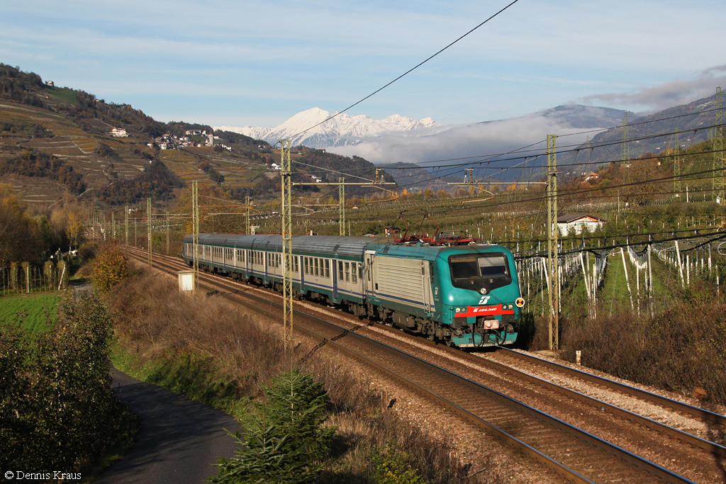 464 040 mit R 20457 (Brenner ဓ Meran) am 16.11.2013 in Albes, südlich von Brixen.