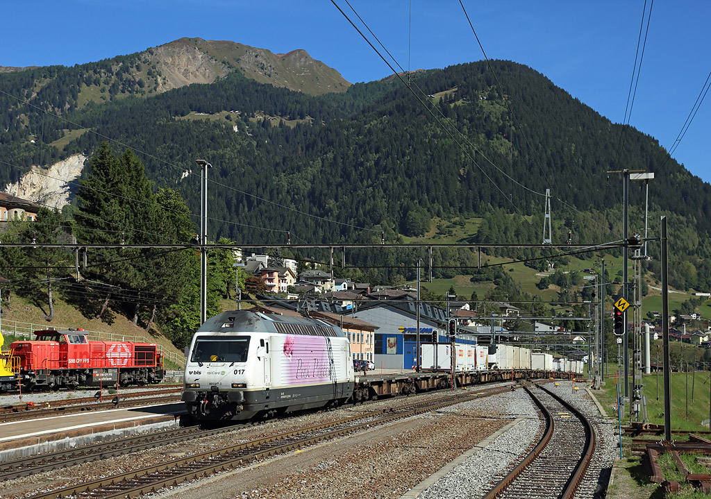 465 017 passes Airolo whilst hauling a freight train from Chiasso to Hunzenschwil, 28 Sept 2016
