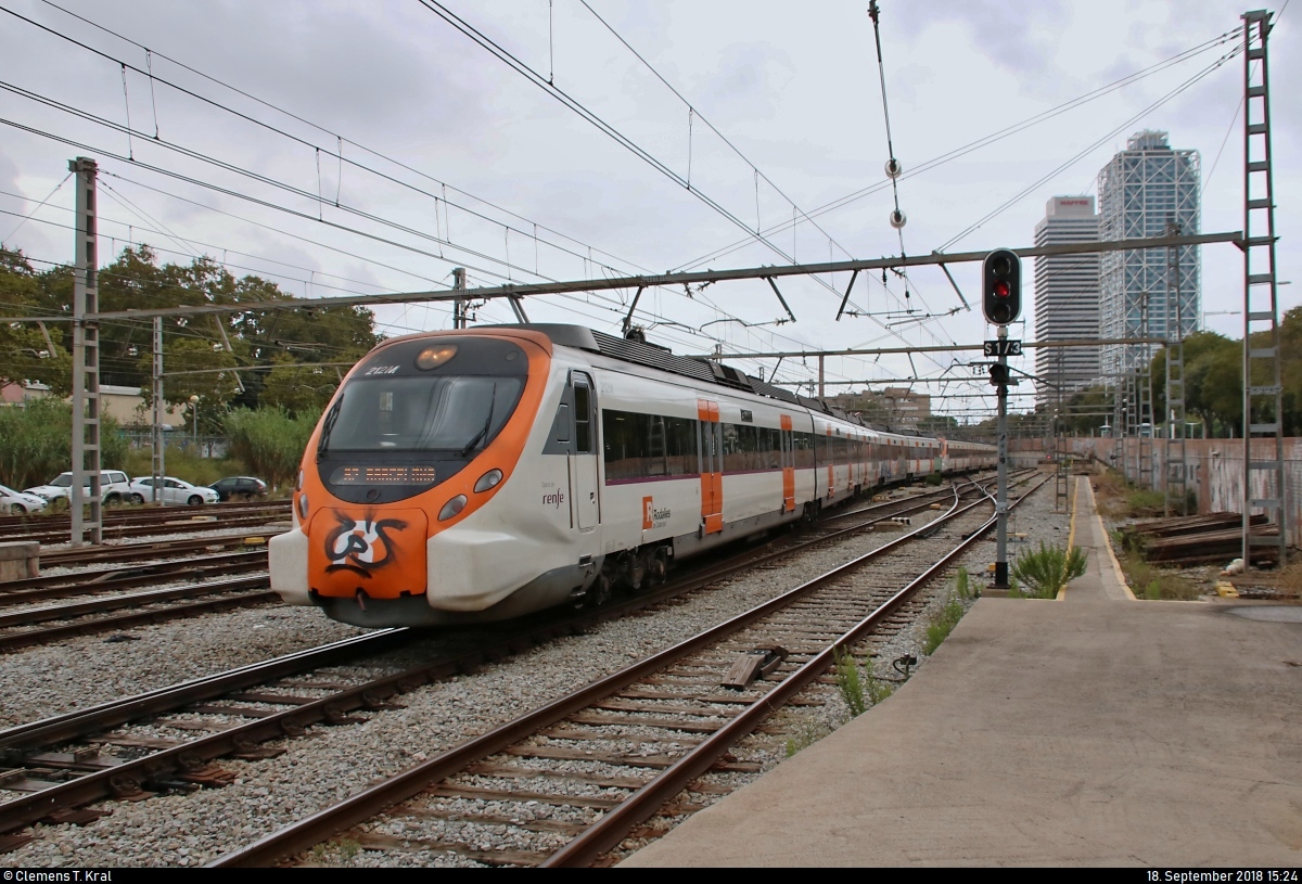 465 212 und 465 763 (212M und 763M | Siemens Civia) der Rodalies Barcelona (RENFE bzw. FGC) als R2 erreichen ihren Endbahnhof Barcelona-França (Estació de França) (E) auf Gleis 4.
[18.9.2018 | 15:24 Uhr]