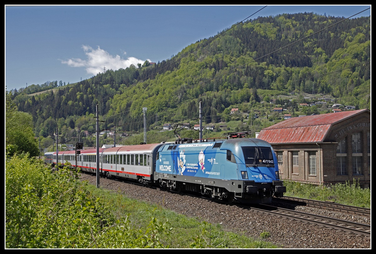 470 002 mit EC158 bei Kapfenberg am 6.05.2020.