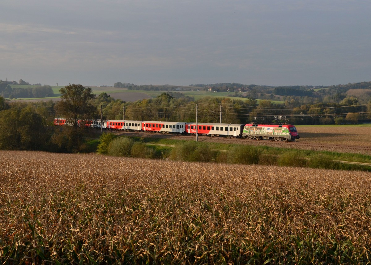 470 005 mit einem REX nach Passau am 10.10.2014 bei Taufkirchen an der Pram.