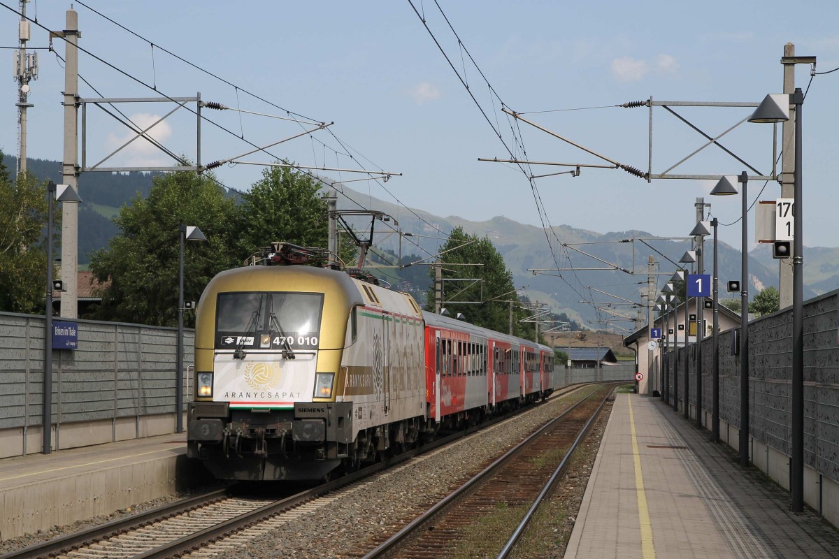470 010 (MAV) mit REX 1508 Salzburg Hauptbahnhof-Wrgl Hauptbahnhof auf Bahnhof Brixen im Thale am 28-7-2013.