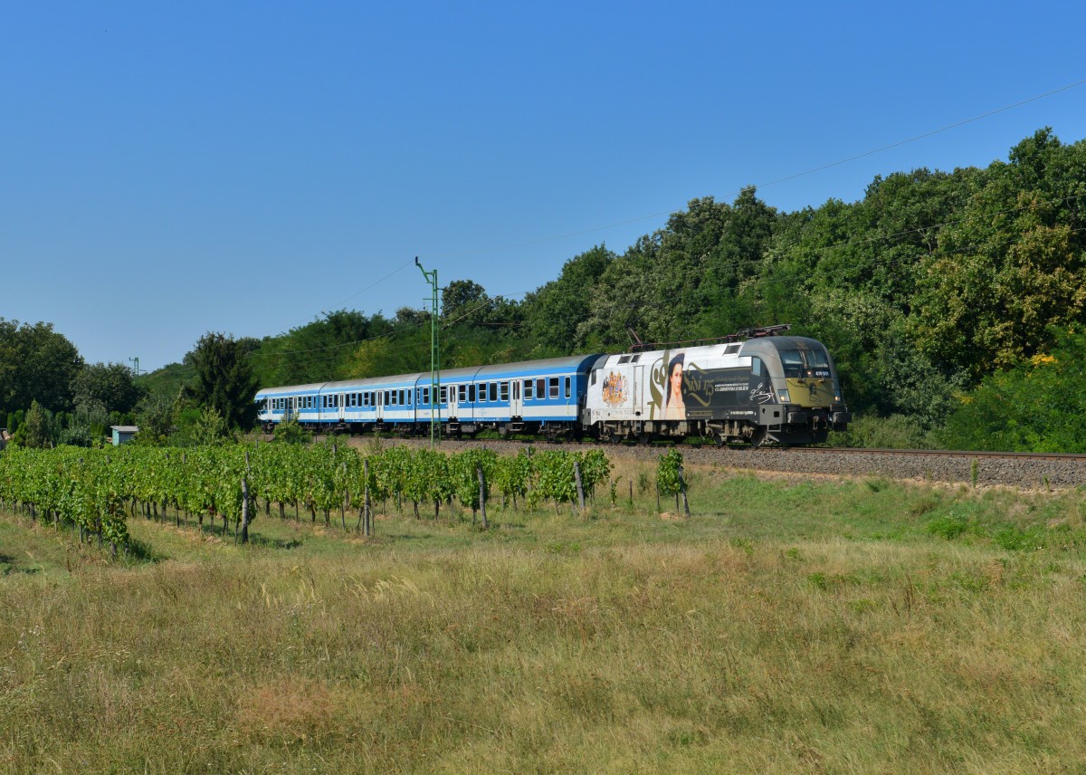 470 501 mit einem D am 01.09.2015 bei Kópháza.