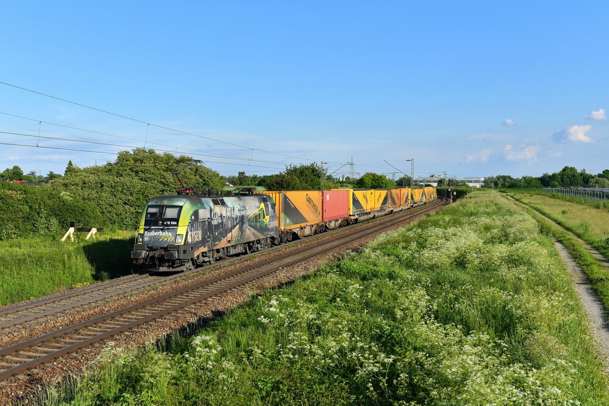 470 504 mit KT 41132 am 30.05.2019 bei Plattling. 