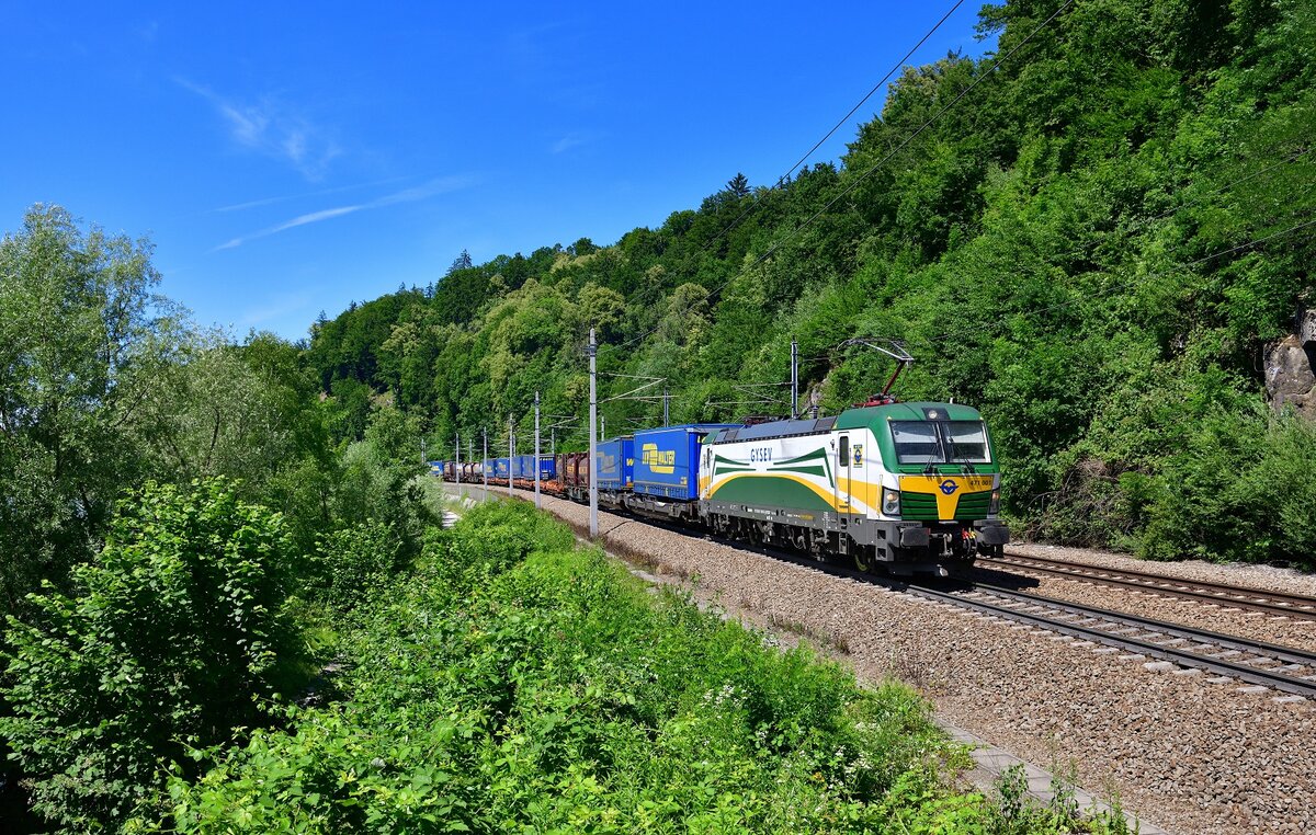 471 001 mit einem KLV am 06.07.2021 bei Ingling.