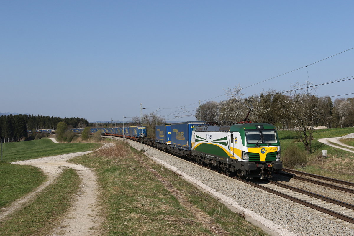 471 005 war am 10. April 2020 bei Grabenstätt im Chiemgau auf dem Weg nach Salzburg.