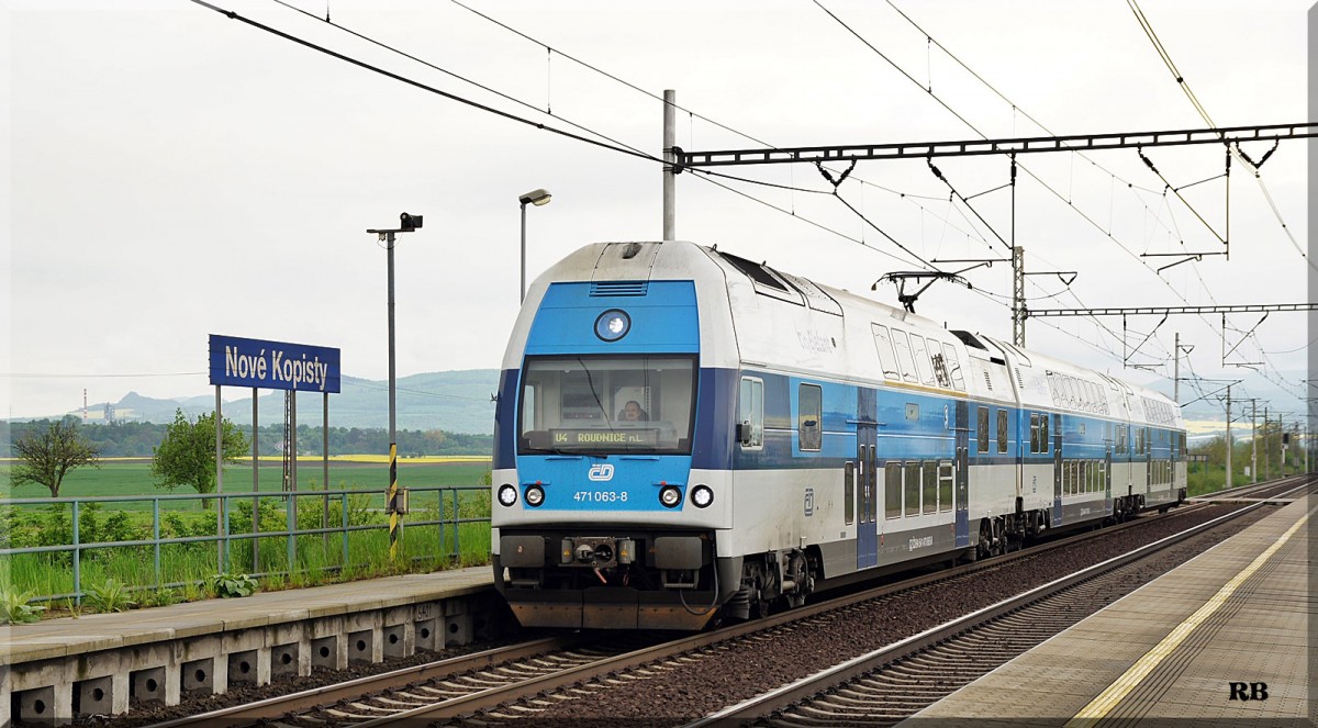 471 063 aus Usti nad Labem kommend auf dem Weg nach Roudnice nad Labem. Aufgenommen in Nove Kopisty am 06.05.2015