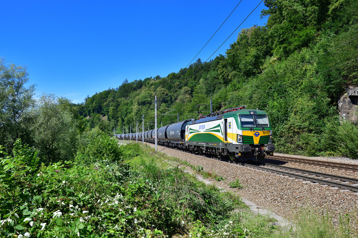 471 502 mit einem Getreidezug am 01.08.2020 bei Ingling.