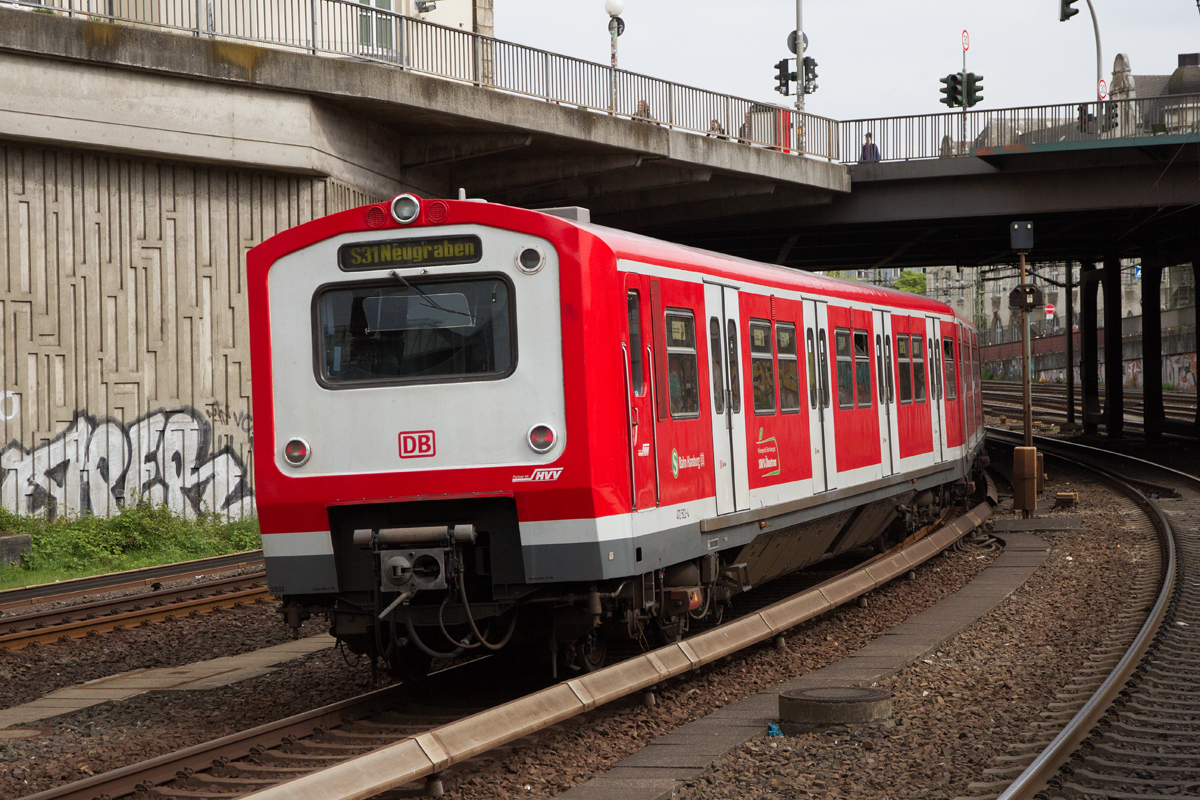472 502-4 der S-Bahn Hamburg verlässt Hamburg Hauptbahnhof als S31 nach Neugraben, am 17.05.2019. 